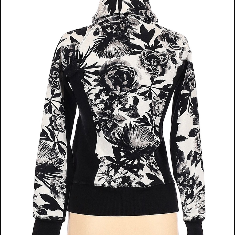 Lululemon track jacket size 12